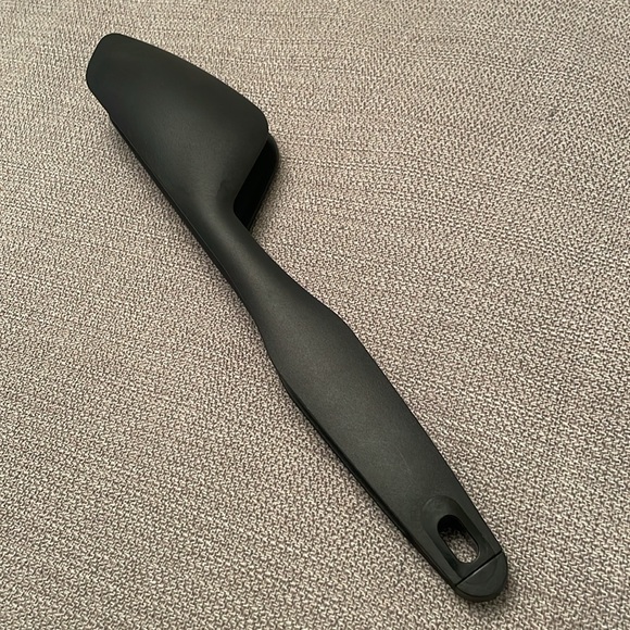 Tupperware Black Clip Together Tongs for Salads or Pasta Like New - Picture 4 of 9